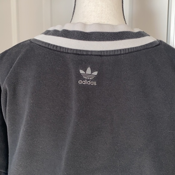 Adidas Old School Knot V Neck Sweatshirt - Picture 5 of 6